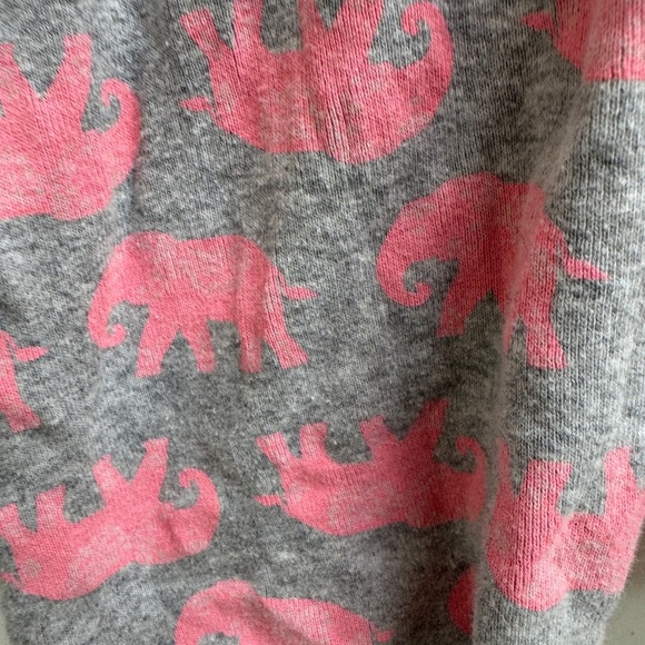 Crazy 8 3T Girls Gray and Pink Elephant Patterned Bermuda Shorts - Picture 2 of 4